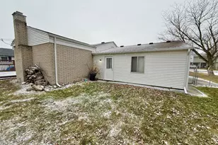 32065 Lakepoint St, Chesterfield, MI 48047 - Photo 25