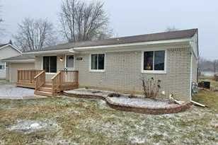 32065 Lakepoint St, Chesterfield, MI 48047 - Photo 3