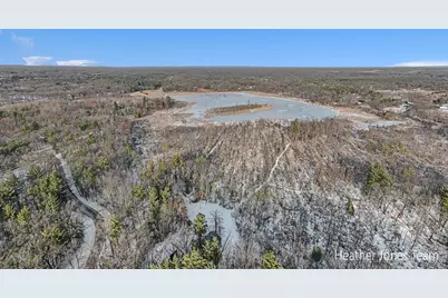 10136 Connelley Avenue NE, Greenville, MI 48838 - Photo 21