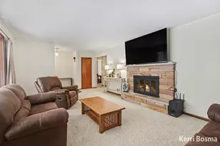 867 Paw Paw Dr, Holland, MI 49423 - Photo 5