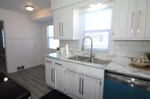 1803 Sunnyside Dr, Kalamazoo, MI 49048 - Photo 5