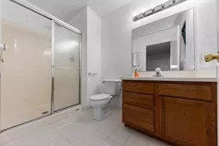 38391 Churchill Ln, Farmington Hills, MI 48331 - Photo 9