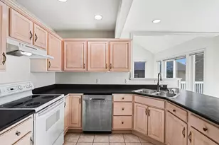 437 Edgewater Ct, Coldwater, MI 49036 - Photo 11