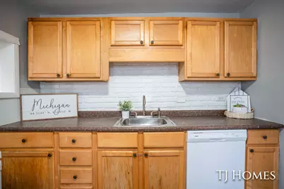 1651 Smith Street, Muskegon, MI 49442 - Photo 3