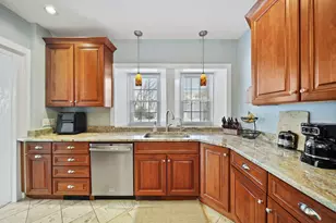 208 Glasgow Rd, Jackson, MI 49201 - Photo 13