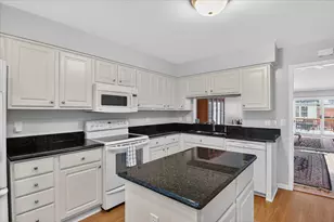 39828 Village Run Dr, Northville, MI 48168 - Photo 15