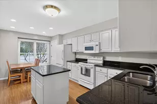 39828 Village Run Dr, Northville, MI 48168 - Photo 21