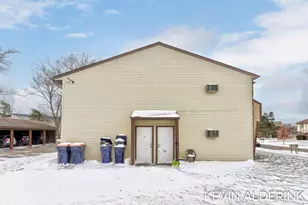 1144 Country Ln, Holland, MI 49423 - Photo 3