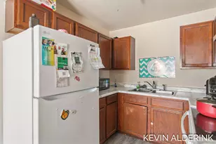 1144 Country Ln, Holland, MI 49423 - Photo 9