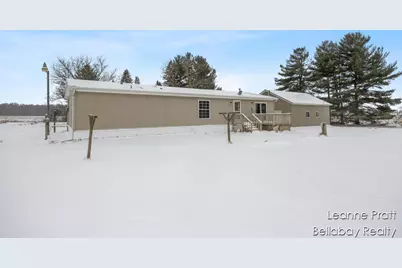 9820 W 5 Point Highway, Bellevue, MI 49021 - Photo 9