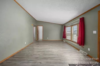 9820 W 5 Point Highway, Bellevue, MI 49021 - Photo 11