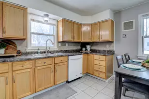 10588 Melvin St, Zeeland, MI 49464 - Photo 9