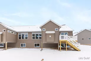 6604 Timber Crst Dr NE, Rockford, MI 49341 - Photo 19