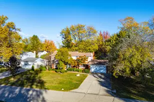 6843 Leslee Crest Dr, West Bloomfield, MI 48322 - Photo 17