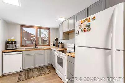 832 York Avenue, Holland, MI 49423 - Photo 5