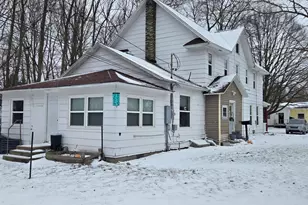 218 N Baldwin St, Whitehall, MI 49461 - Photo 3