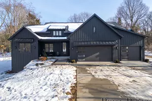 7650 Courtland Dr NE, Rockford, MI 49341 - Photo 3