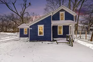 249 Washington Ave, Muskegon, MI 49441 - Photo 1