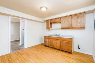 32008 Cheboygan Ct, Westland, MI 48186 - Photo 5