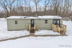 2226 53rd St, Fennville, MI 49408 - Photo 7