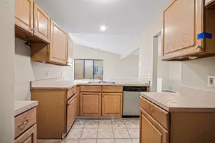 30657 Hidden Pines Ln, Roseville, MI 48066 - Photo 7