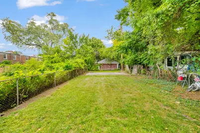 2270 Parker Street, Detroit, MI 48214 - Photo 23