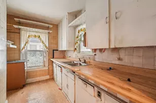 869 Lincoln Ave, Lincoln Park, MI 48146 - Photo 9