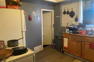 1097 Pearl St, Benton Harbor, MI 49022 - Photo 7