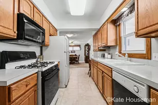 1921 Camille Dr SE, Grand Rapids, MI 49546 - Photo 9