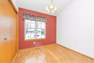 6105 Fairgrove St, Kalamazoo, MI 49009 - Photo 9