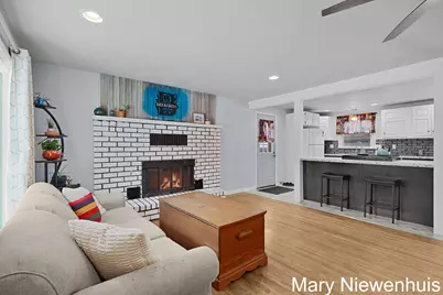 174 Brandywyne Drive NW, Comstock Park, MI 49321 - Photo 9