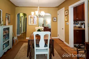 2450 Oakwood Ave NE, Grand Rapids, MI 49505 - Photo 9