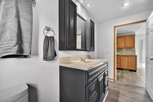 508 Filley St, Lansing, MI 48906 - Photo 11