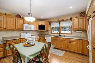 9131 N 42nd St, Hickory Corners, MI 49060 - Photo 5