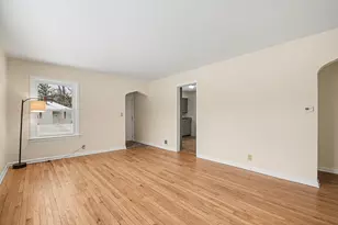 1199 Monroe St, Benton Harbor, MI 49022 - Photo 5