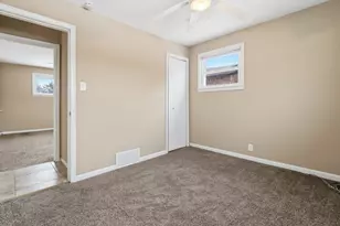 13747 Humphrey St, Southgate, MI 48195 - Photo 21