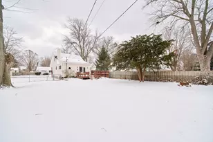 815 E Filer St, Ludington, MI 49431 - Photo 11