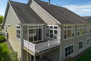 8660 Oakland Hills Cir, Portage, MI 49024 - Photo 7