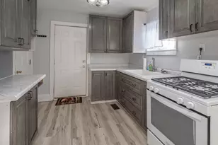 1910 N Rose St, Kalamazoo, MI 49007 - Photo 5