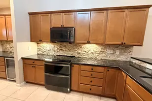 4428 Bridgeview Ln, Canton, MI 48188 - Photo 9