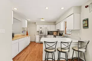 8203 Verlynda Dr, Watervliet, MI 49098 - Photo 9