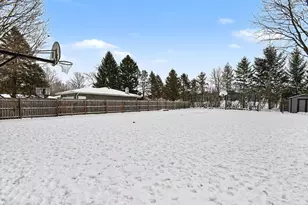 8203 Verlynda Dr, Watervliet, MI 49098 - Photo 5