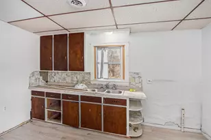 1941 Walcott St, Saginaw, MI 48601 - Photo 9