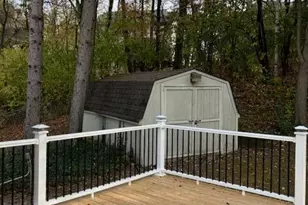 1331 Brighton Lake Rd, Brighton, MI 48116 - Photo 5