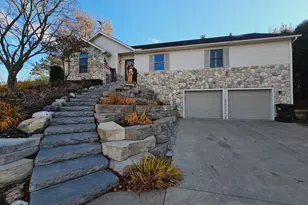 11815 N Lake Side Dr, Jerome, MI 49249 - Photo 1