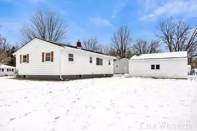 301 Donna Drive SE, Lowell, MI 49331 - Photo 27