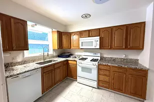 2415 Parchmount Ave, Kalamazoo, MI 49004 - Photo 9