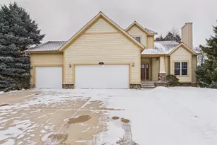 88 Meadows Dr, Muskegon, MI 49441 - Photo 1