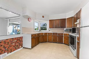 5715 Kalamazoo Ave SE, Grand Rapids, MI 49508 - Photo 9