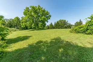 18485 Ridge Rd, Northville, MI 48168 - Photo 9